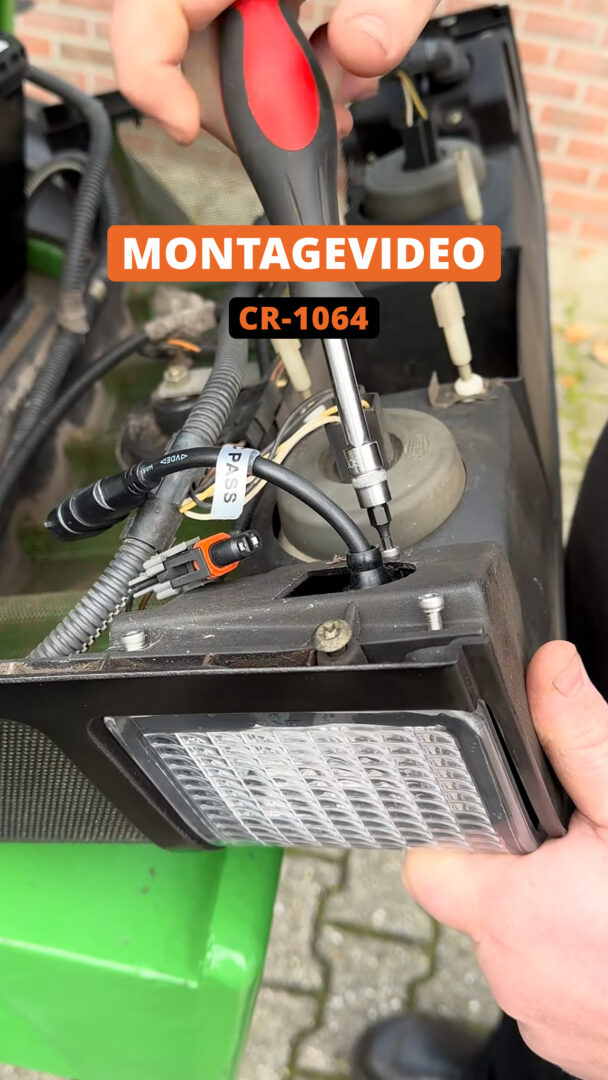 Montagevideo John Deere CR-1064
